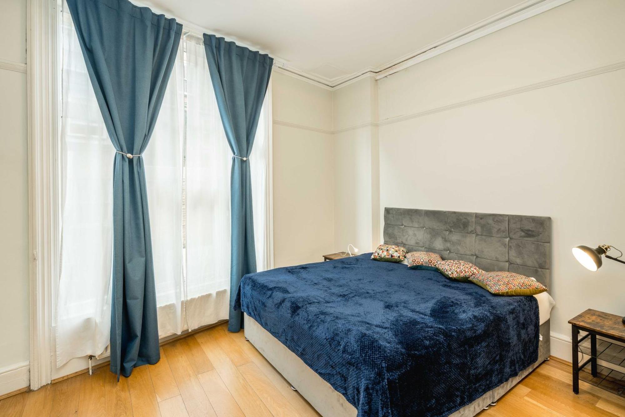 דירות לונדון Four Beds By The Station מראה חיצוני תמונה